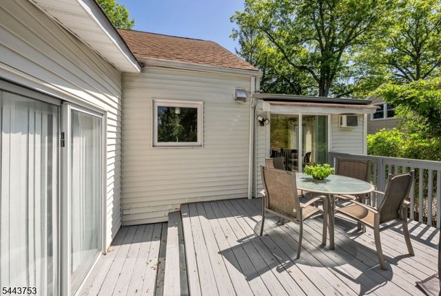 9 Midway Dr, Livingston Twp., NJ 07039