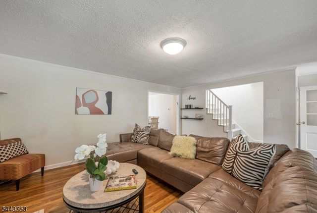 9 Midway Dr, Livingston Twp., NJ 07039