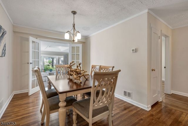 9 Midway Dr, Livingston Twp., NJ 07039