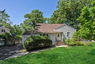 9 Midway Dr, Livingston Twp., NJ 07039