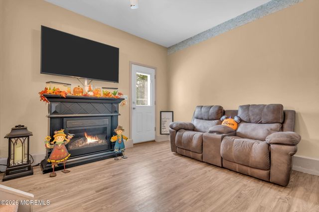 700 Commonwealth Boulevard, Toms River, NJ 08757