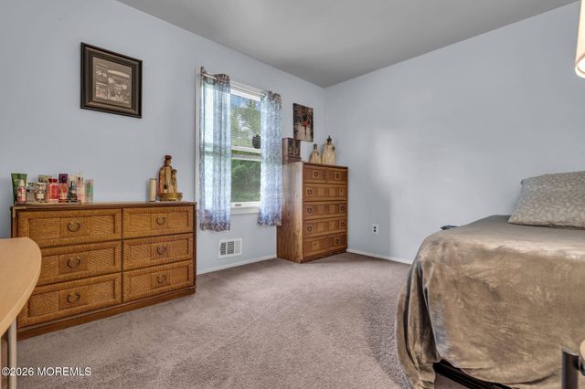 700 Commonwealth Boulevard, Toms River, NJ 08757