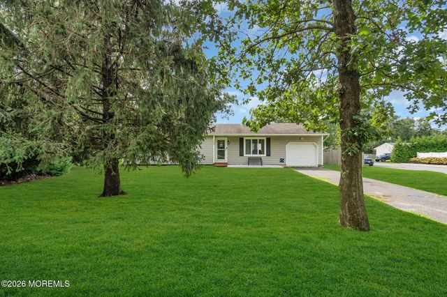 700 Commonwealth Boulevard, Toms River, NJ 08757