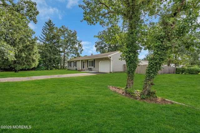 700 Commonwealth Boulevard, Toms River, NJ 08757