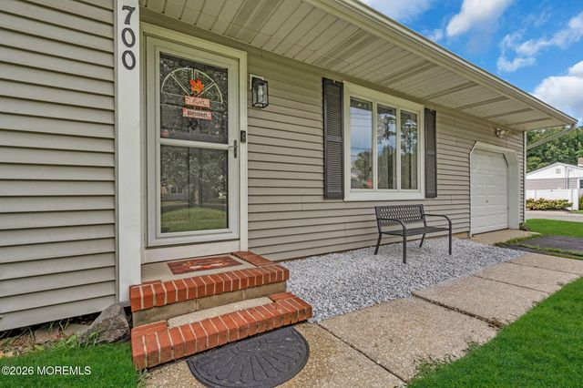 700 Commonwealth Boulevard, Toms River, NJ 08757