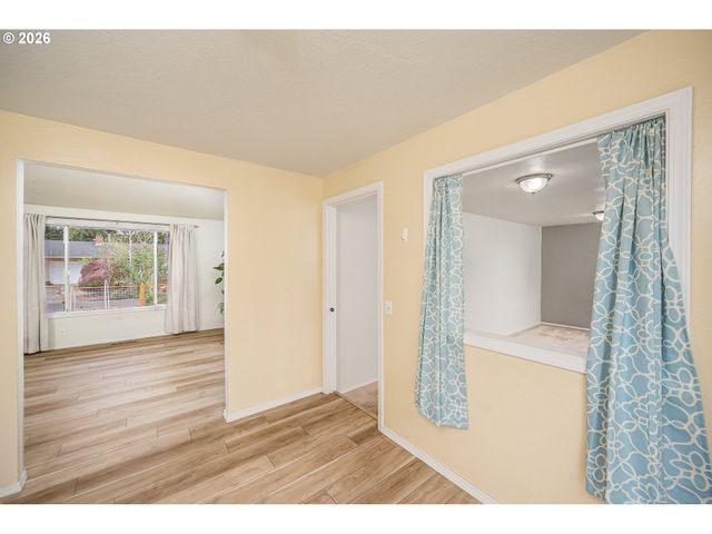 425 AUTUMN Ave, Eugene, OR 97404