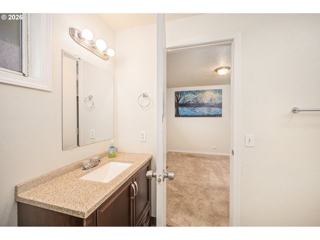 425 AUTUMN Ave, Eugene, OR 97404