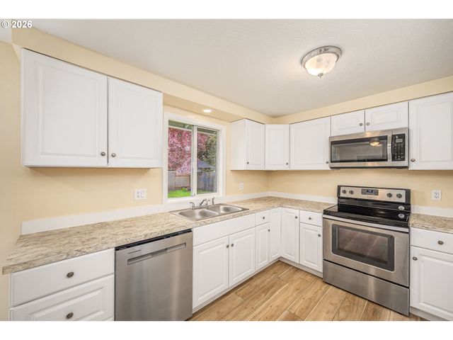 425 AUTUMN Ave, Eugene, OR 97404