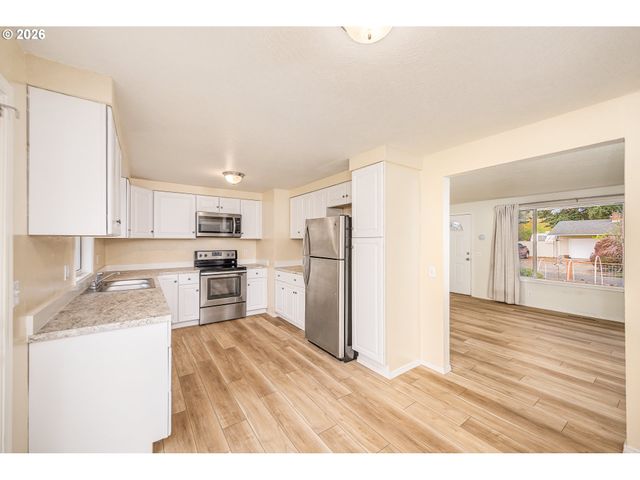 425 AUTUMN Ave, Eugene, OR 97404