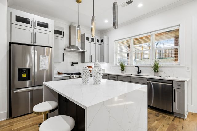 915 33rd Ave, N, Nashville, TN 37209