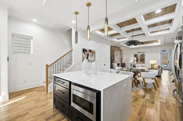 915 33rd Ave, N, Nashville, TN 37209