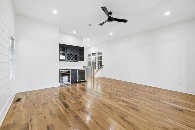 915 33rd Ave, N, Nashville, TN 37209