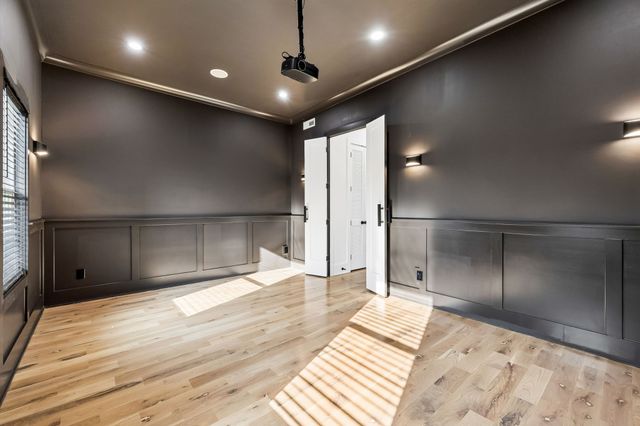 915 33rd Ave, N, Nashville, TN 37209