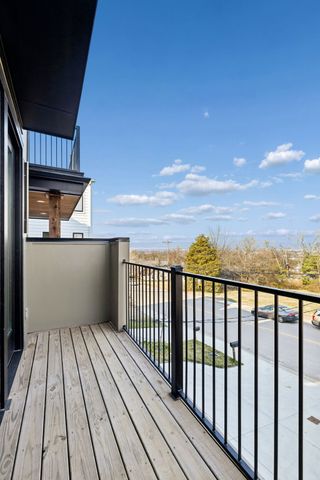 915 33rd Ave, N, Nashville, TN 37209