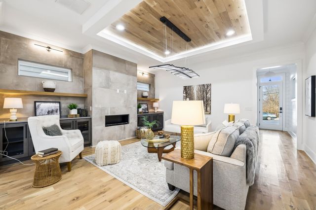 915 33rd Ave, N, Nashville, TN 37209