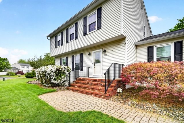 610 Van Liew Ct, Hillsborough Twp., NJ 08844