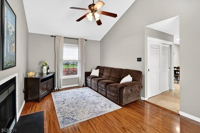 610 Van Liew Ct, Hillsborough Twp., NJ 08844