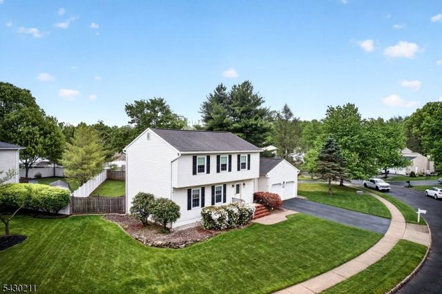 610 Van Liew Ct, Hillsborough Twp., NJ 08844