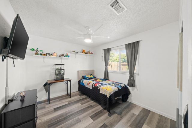 39 Del Vista Cir, Sacramento, CA 95823