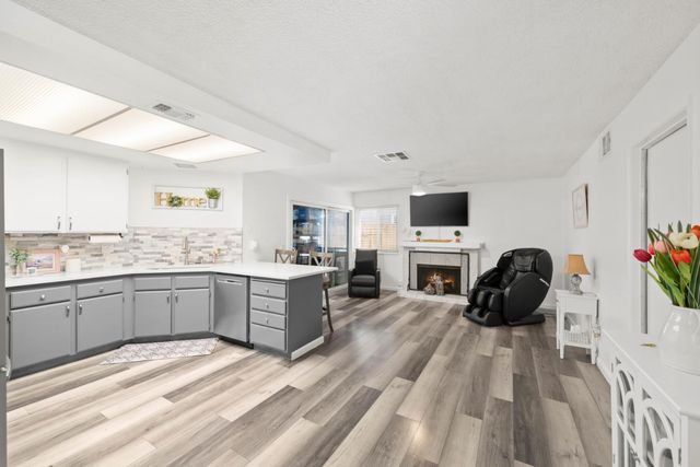 39 Del Vista Cir, Sacramento, CA 95823