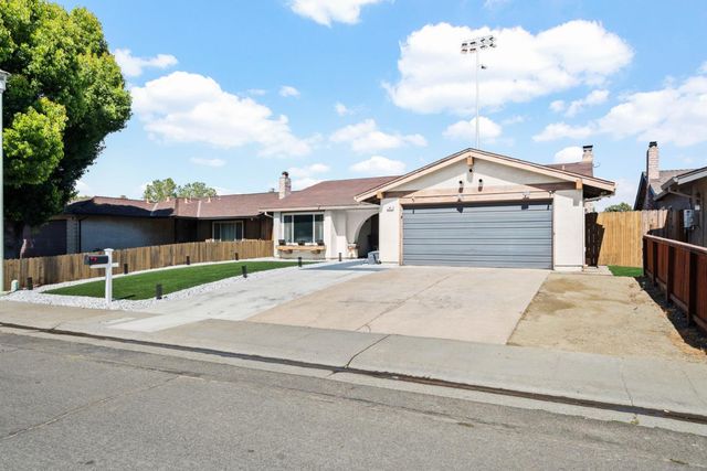 39 Del Vista Cir, Sacramento, CA 95823