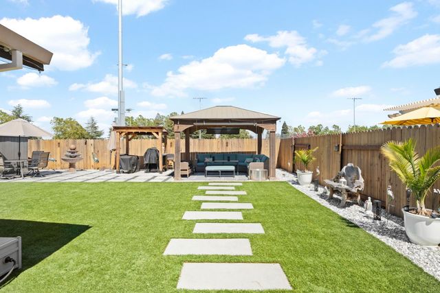 39 Del Vista Cir, Sacramento, CA 95823