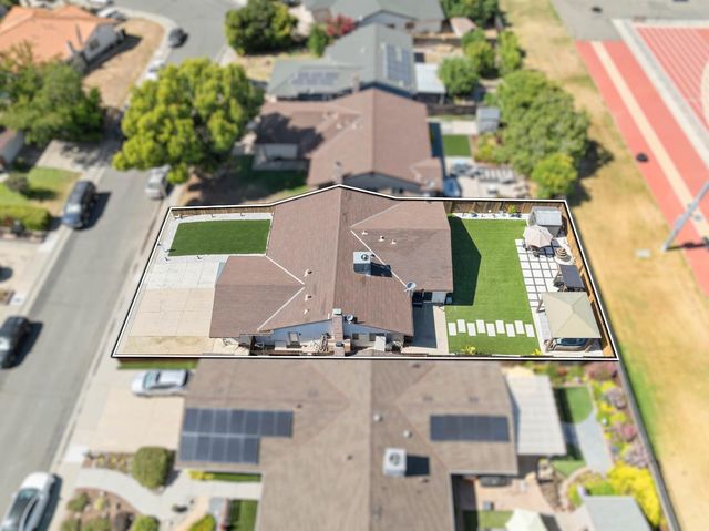 39 Del Vista Cir, Sacramento, CA 95823