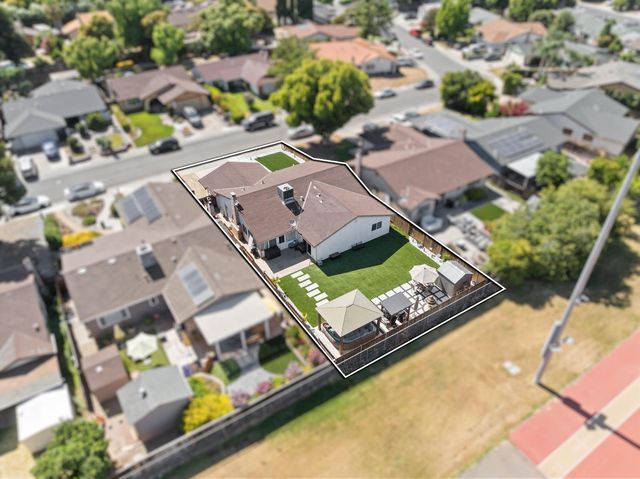 39 Del Vista Cir, Sacramento, CA 95823