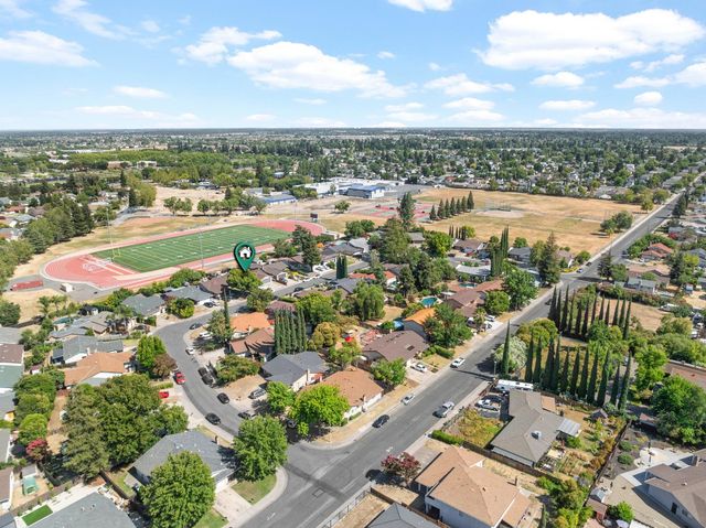 39 Del Vista Cir, Sacramento, CA 95823