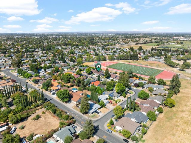 39 Del Vista Cir, Sacramento, CA 95823