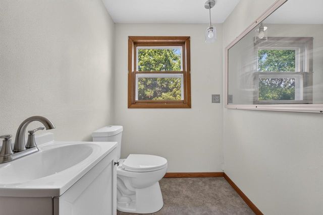 6248 County HWY V, Caledonia, WI 53108