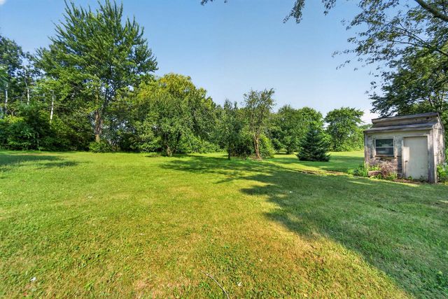 6248 County HWY V, Caledonia, WI 53108