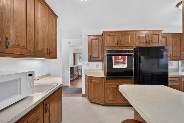 6248 County HWY V, Caledonia, WI 53108