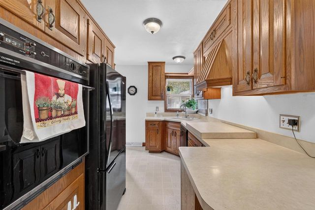 6248 County HWY V, Caledonia, WI 53108