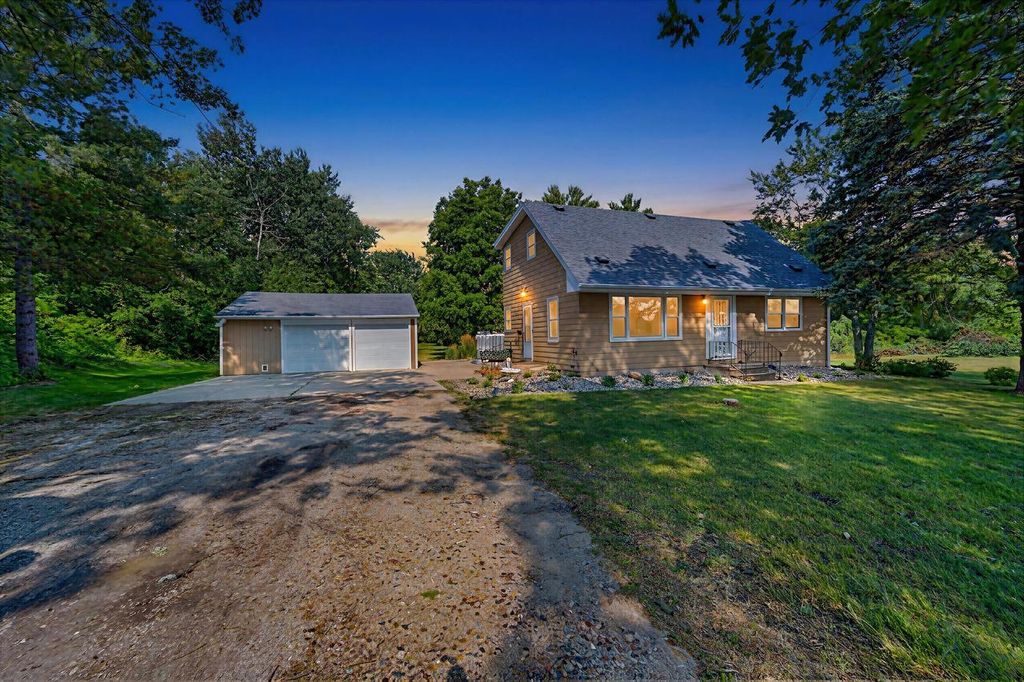 6248 County HWY V, Caledonia, WI 53108