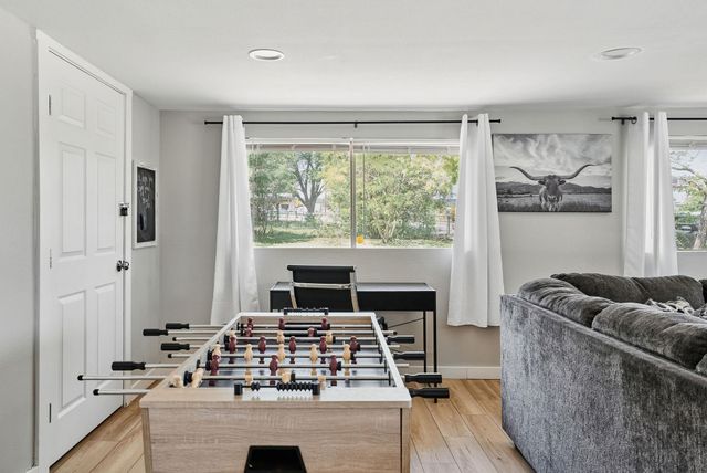 7706 Delafield LN, Austin, TX 78752