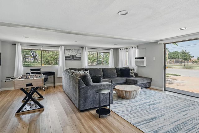 7706 Delafield LN, Austin, TX 78752