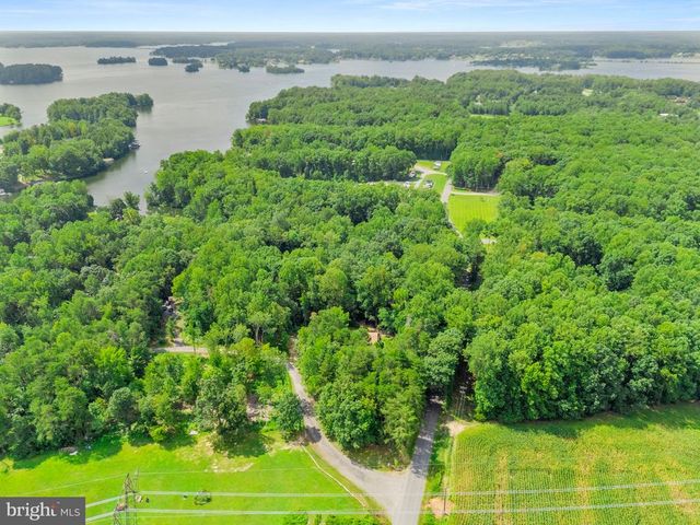 3937 BREAKNOCK RD, Bumpass, VA 23024