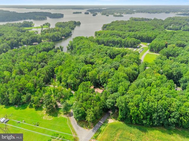 3937 BREAKNOCK RD, Bumpass, VA 23024