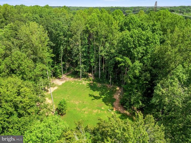 3937 BREAKNOCK RD, Bumpass, VA 23024