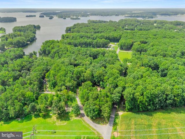 3937 BREAKNOCK RD, Bumpass, VA 23024