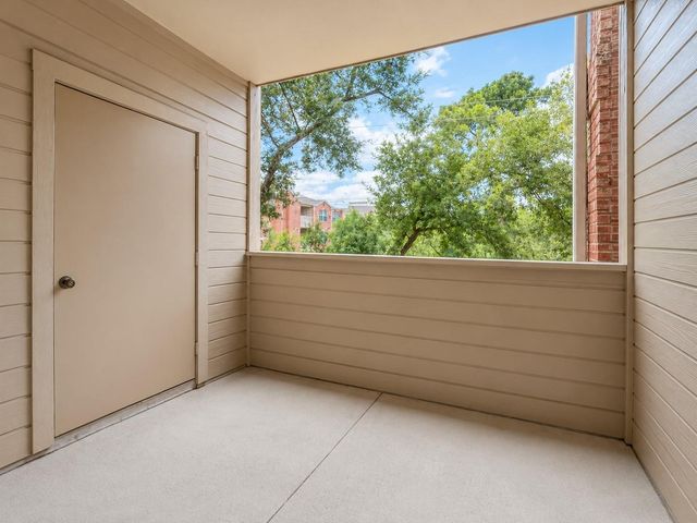 2100 Welch Street C202, Houston, TX 77019