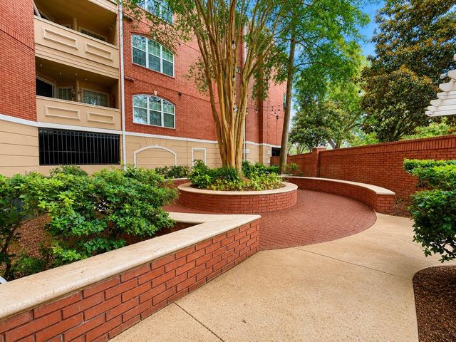 2100 Welch Street C202, Houston, TX 77019