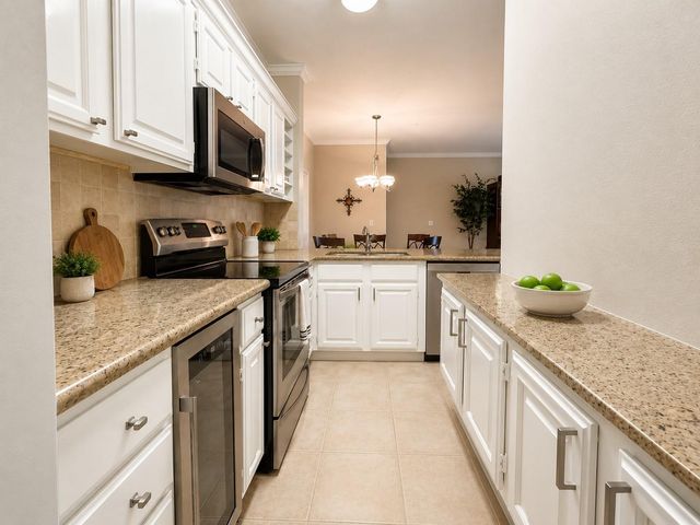 2100 Welch Street C202, Houston, TX 77019