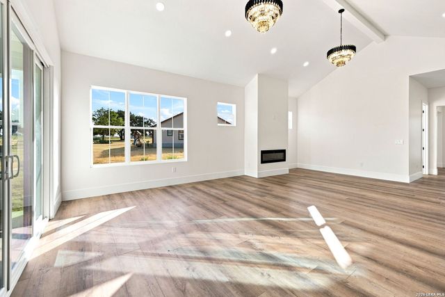 486 WOOD VIEW CIR, Bandera, TX 78003