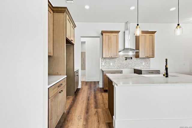 486 WOOD VIEW CIR, Bandera, TX 78003