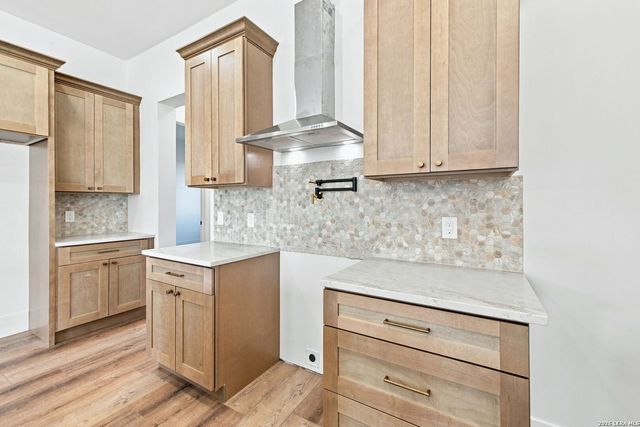 486 WOOD VIEW CIR, Bandera, TX 78003