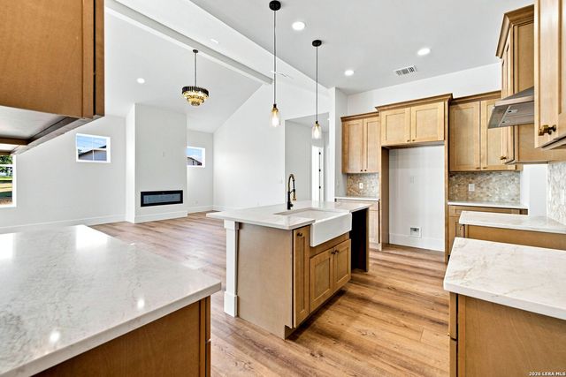 486 WOOD VIEW CIR, Bandera, TX 78003