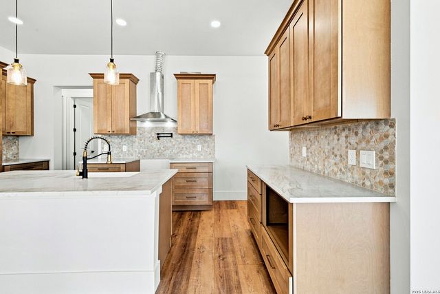 486 WOOD VIEW CIR, Bandera, TX 78003