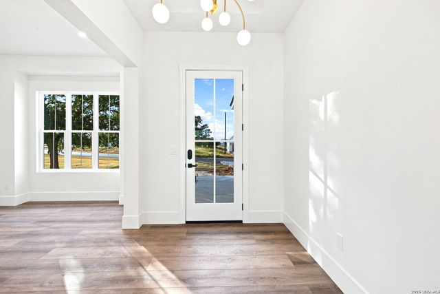 486 WOOD VIEW CIR, Bandera, TX 78003